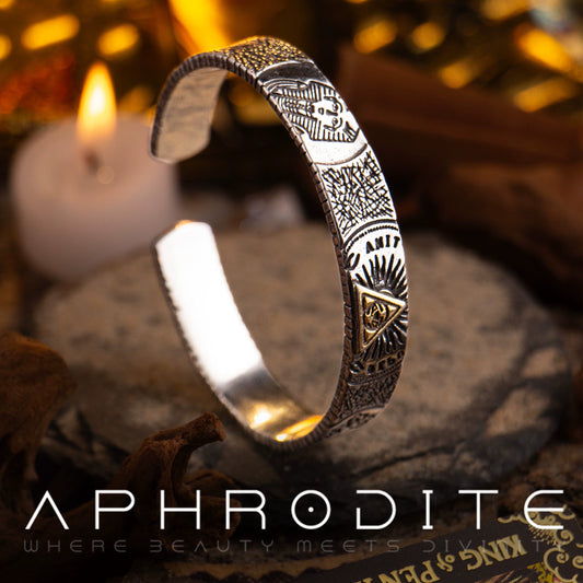 Retro Titanium Steel Square Bracelet — Sculpted Geometry, Minimal Strength, Refined Metal Finish